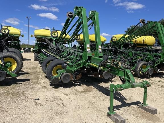 2015 John Deere 1775NT Planting Planters for Sale