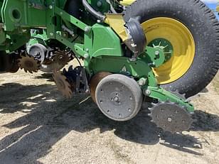 Main image John Deere 1775 3