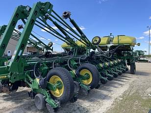 Main image John Deere 1775 7