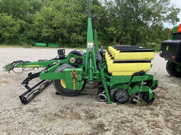 Image of John Deere 1785 equipment image 4