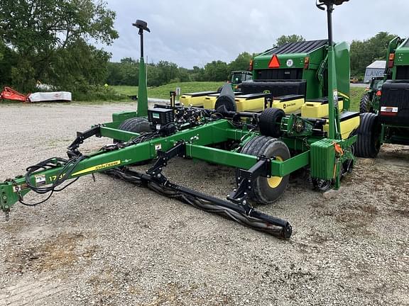 Image of John Deere 1785 Primary image