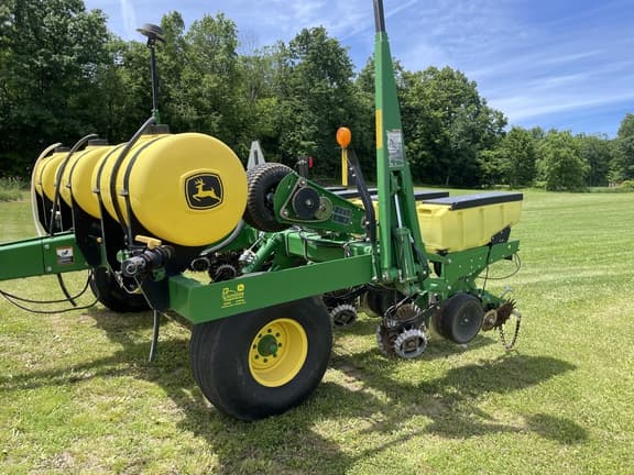 Image of John Deere 1785 equipment image 2