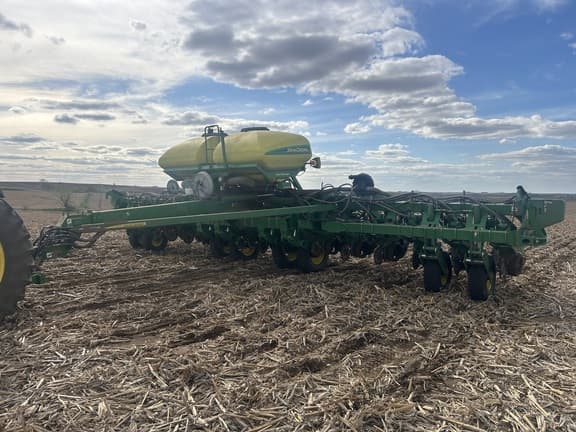Image of John Deere 1795 equipment image 2