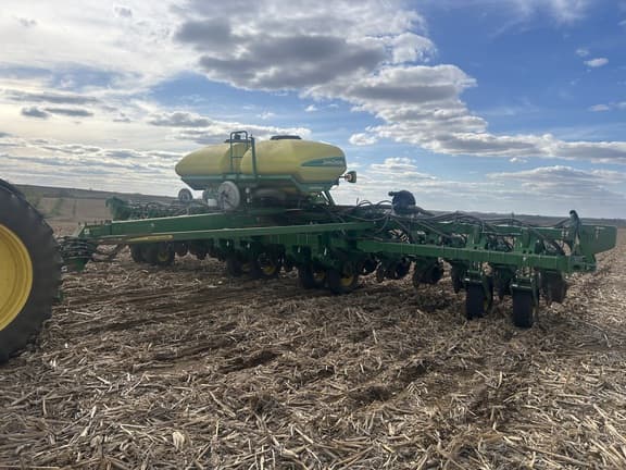 Image of John Deere 1795 equipment image 3