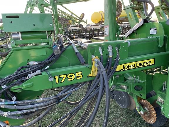 Image of John Deere 1795 equipment image 3