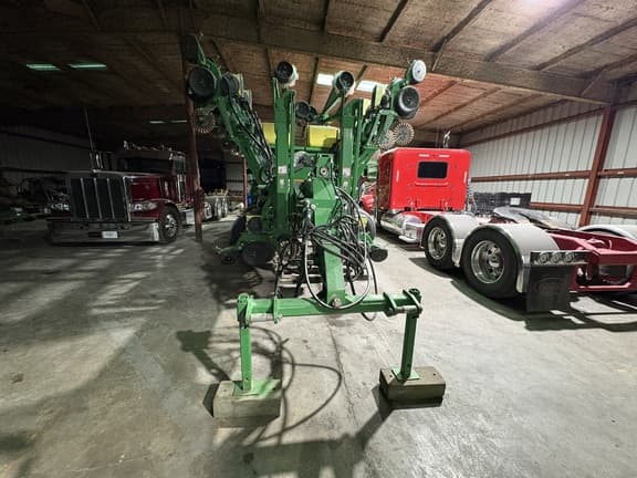 Image of John Deere 1795 equipment image 2