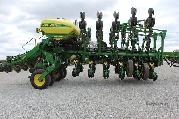 Image of John Deere 1795 equipment image 3