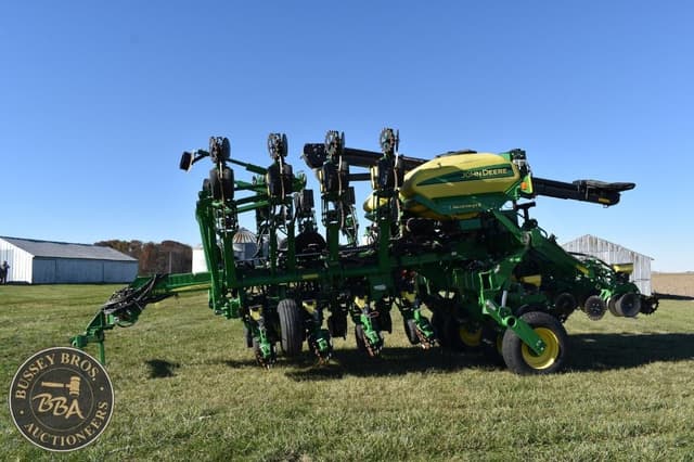 Image of John Deere 1795 equipment image 2