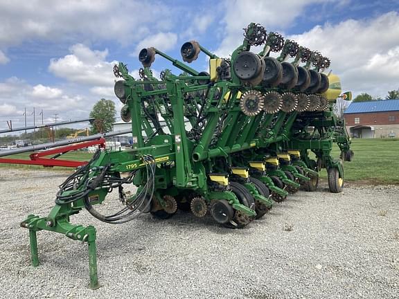Image of John Deere 1795 Primary image