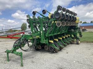 2015 John Deere 1795 Image