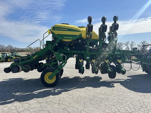 Image of John Deere 1795 equipment image 4