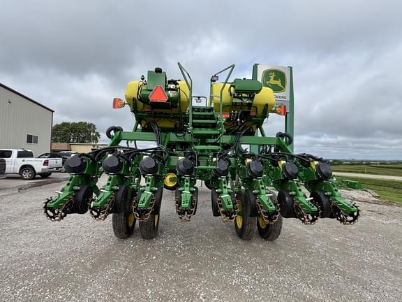 Image of John Deere 1795 equipment image 3