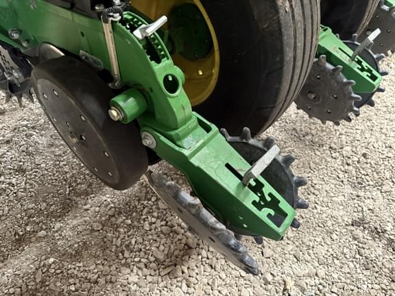 Image of John Deere 1795 equipment image 2