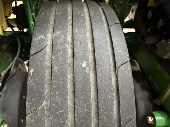Image of John Deere 1795 equipment image 4