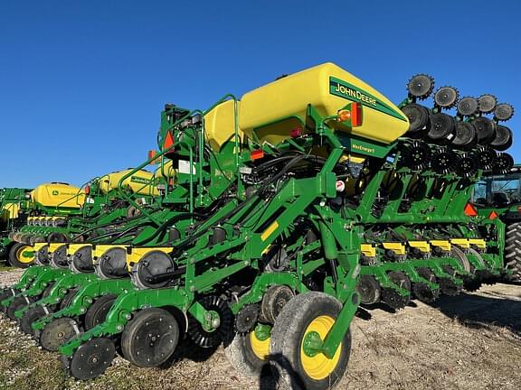 Image of John Deere 1795 equipment image 4