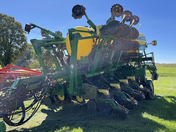 Image of John Deere 1795 equipment image 3