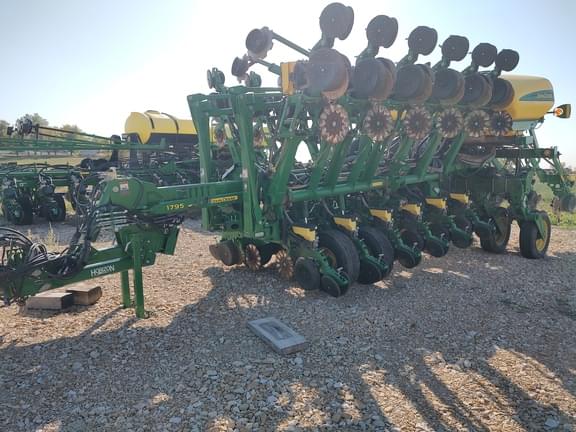 Image of John Deere 1795 equipment image 4