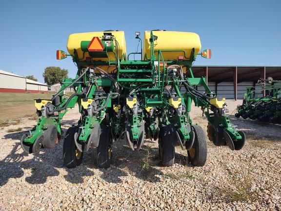 Image of John Deere 1795 equipment image 2