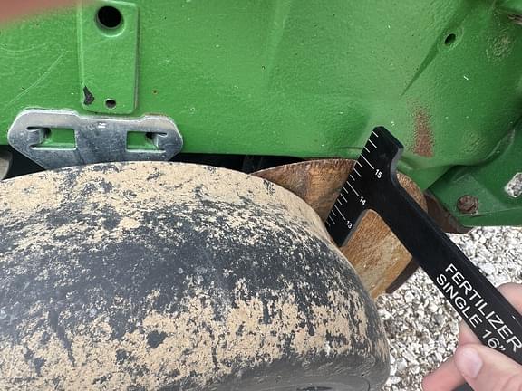 Image of John Deere 1795 equipment image 2