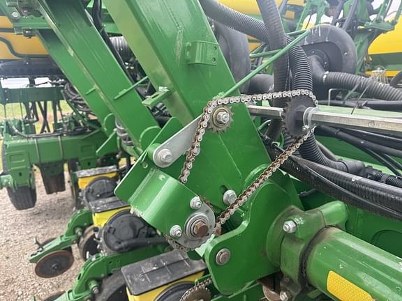 Image of John Deere 1795 equipment image 4