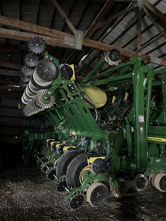 Image of John Deere 1795 equipment image 4