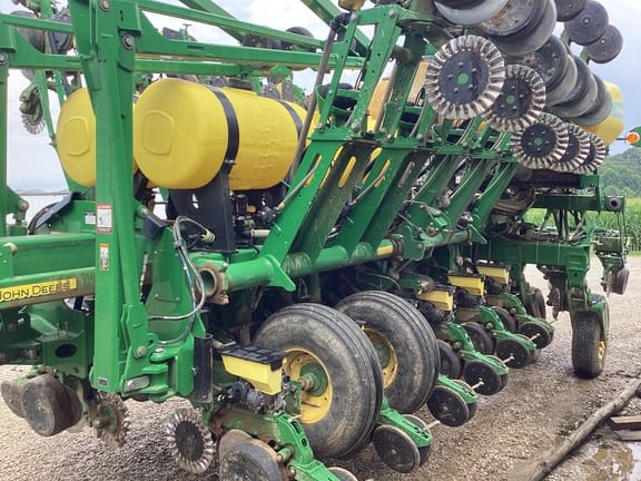 Main image John Deere 1795