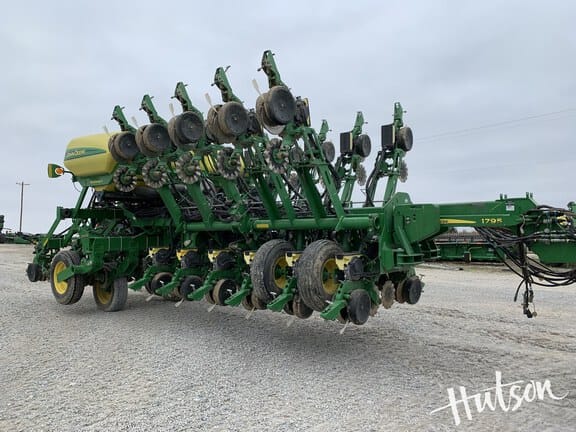 2015 John Deere 1795 Equipment Image0