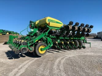 Image of John Deere 1795 equipment image 2