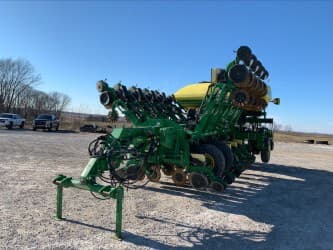 Image of John Deere 1795 equipment image 1