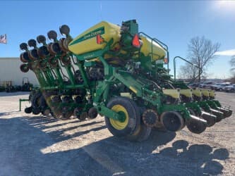 Image of John Deere 1795 equipment image 3