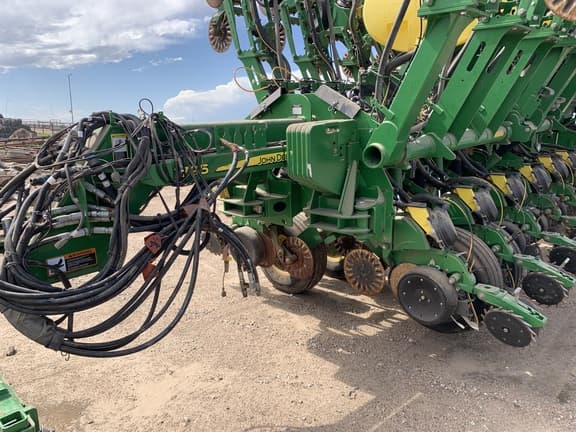 Image of John Deere 1795 equipment image 2