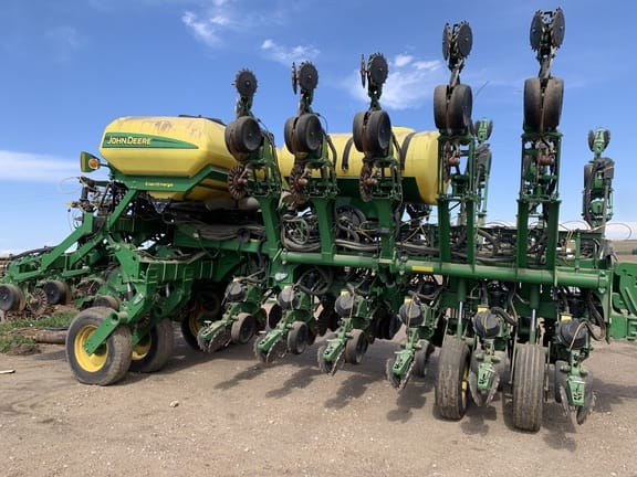 2015 John Deere 1795 Equipment Image0