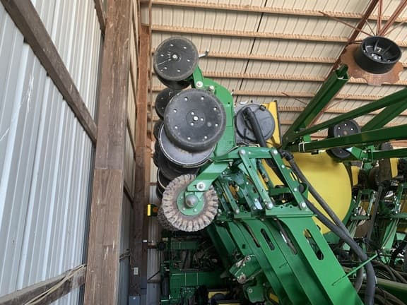 Image of John Deere 1795 equipment image 2