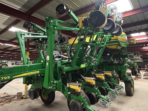 Image of John Deere 1795 equipment image 3