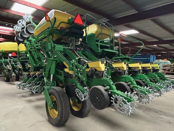 Image of John Deere 1795 equipment image 1