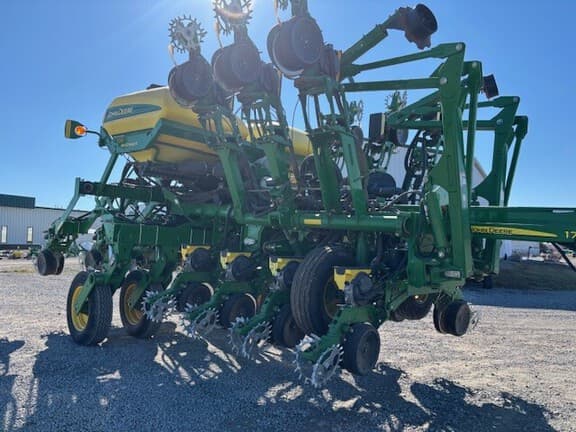 Image of John Deere 1795 equipment image 1