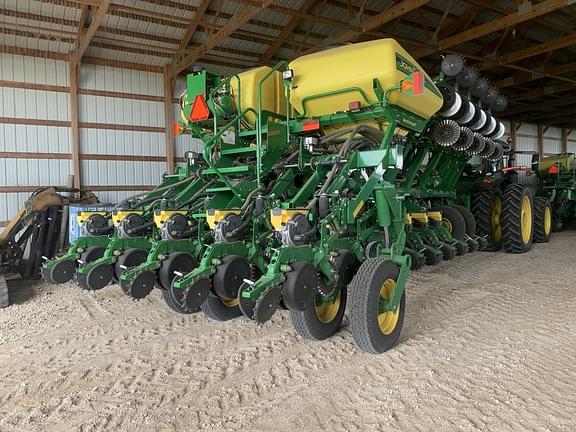 Image of John Deere 1795 Primary image