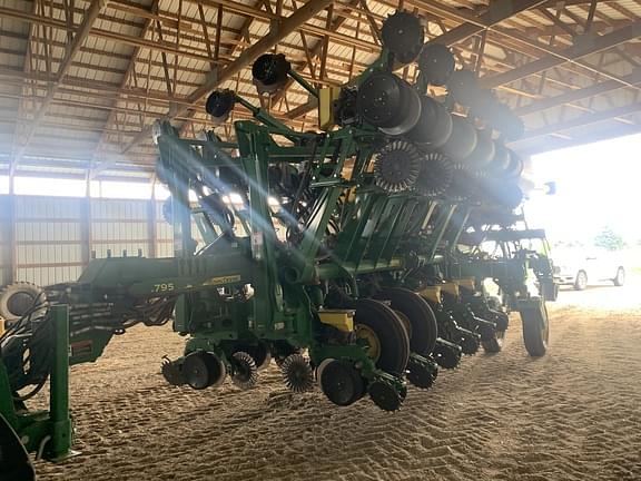 Image of John Deere 1795 Primary image
