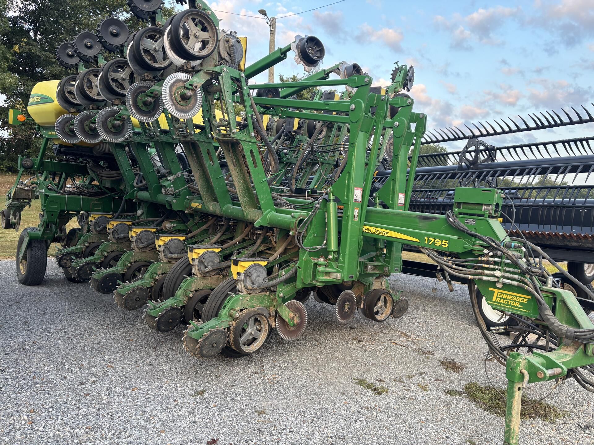 2015 John Deere 1795 Equipment Image0