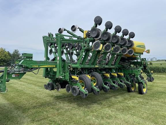 Image of John Deere 1795 Primary image