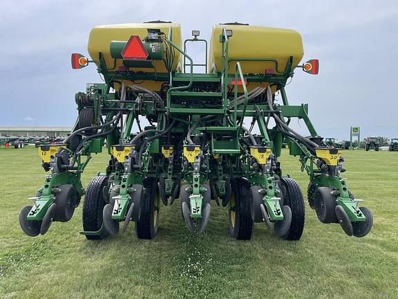 Image of John Deere 1795 equipment image 3