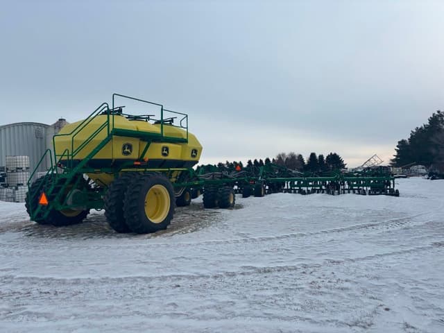 Image of John Deere 1835 equipment image 4