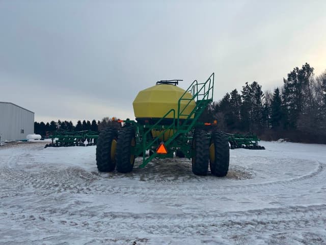 Image of John Deere 1835 equipment image 3