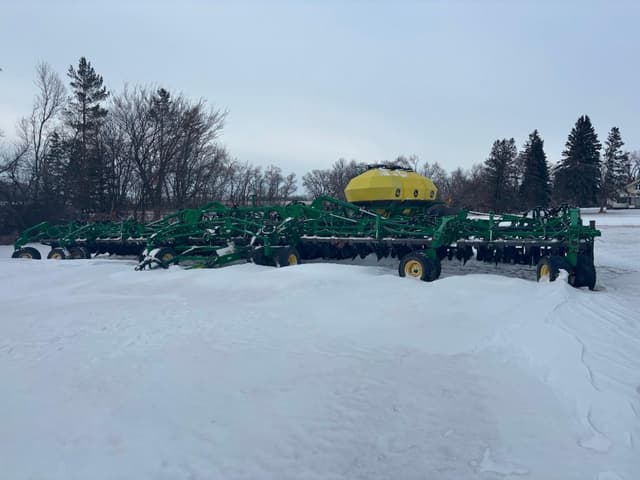 Image of John Deere 1835 equipment image 1