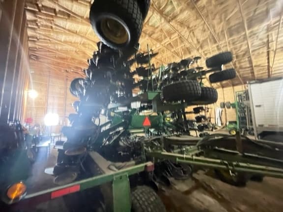 Image of John Deere 1890 equipment image 1