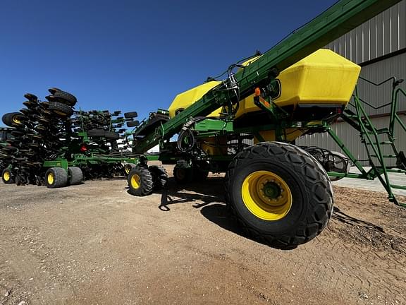 Image of John Deere 1890 equipment image 2