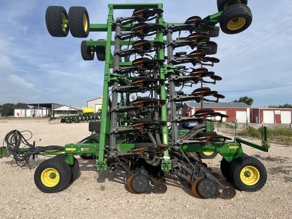 Image of John Deere 1890 equipment image 2