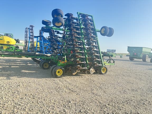 Image of John Deere 1890 equipment image 4