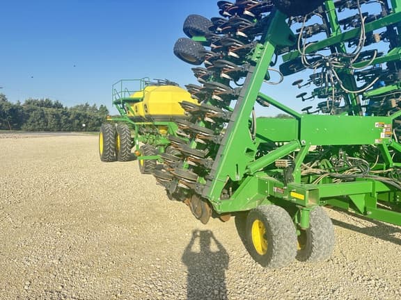 Image of John Deere 1890 equipment image 1