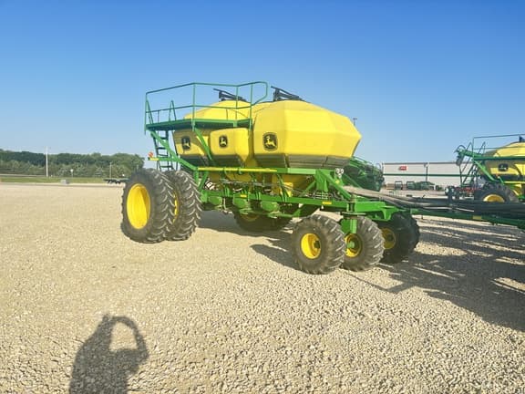 Image of John Deere 1890 equipment image 2